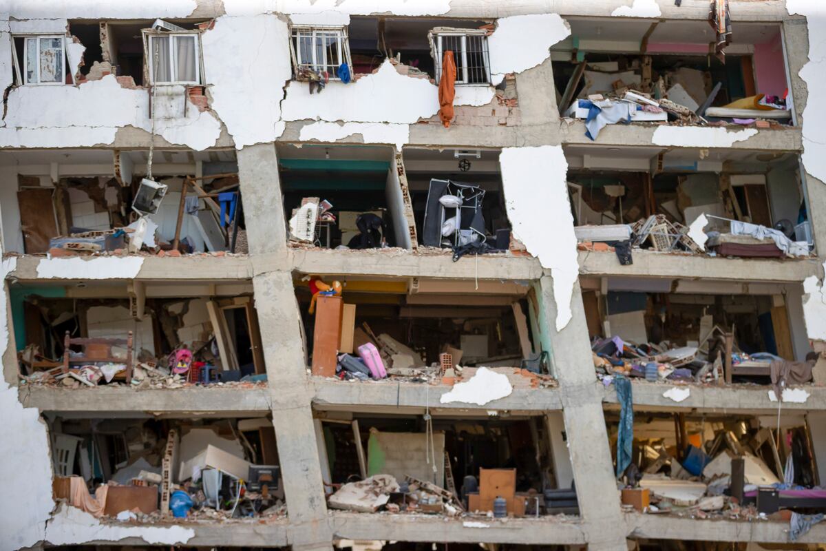 Familias afectadas por los terremotos en Venezuela